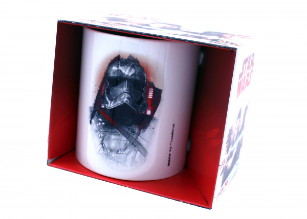 Star Wars the last jedi Tasse Captain Phasma Ansicht Verpackung mit Tasse seitlich schräg